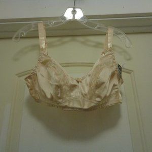 BEIGE SATIN BRALETTE W TINY BOW  & LACE NEW W TAGS BY PLUSFORM 35 A